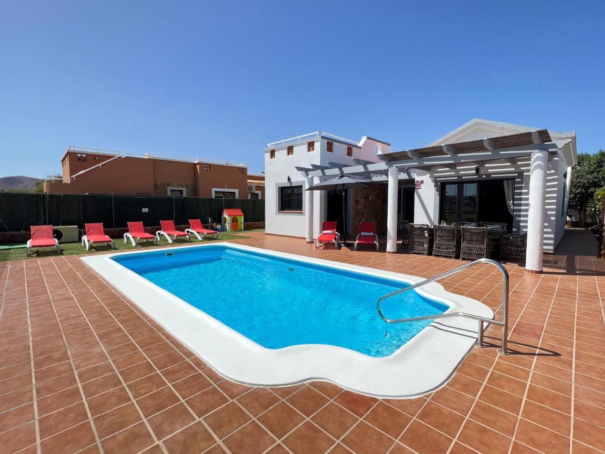 Villa Eva - New To The Market, Fully Refurbished Licensed Villa - Private Pool カレタ・デ・フステ エクステリア 写真