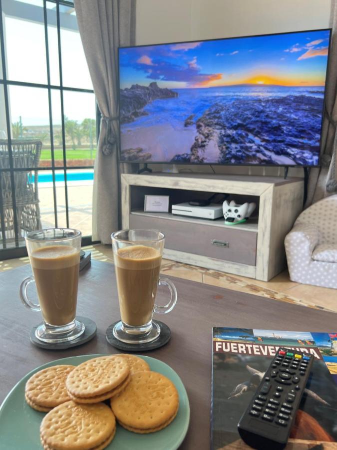 Villa Eva - New To The Market, Fully Refurbished Licensed Villa - Private Pool カレタ・デ・フステ エクステリア 写真